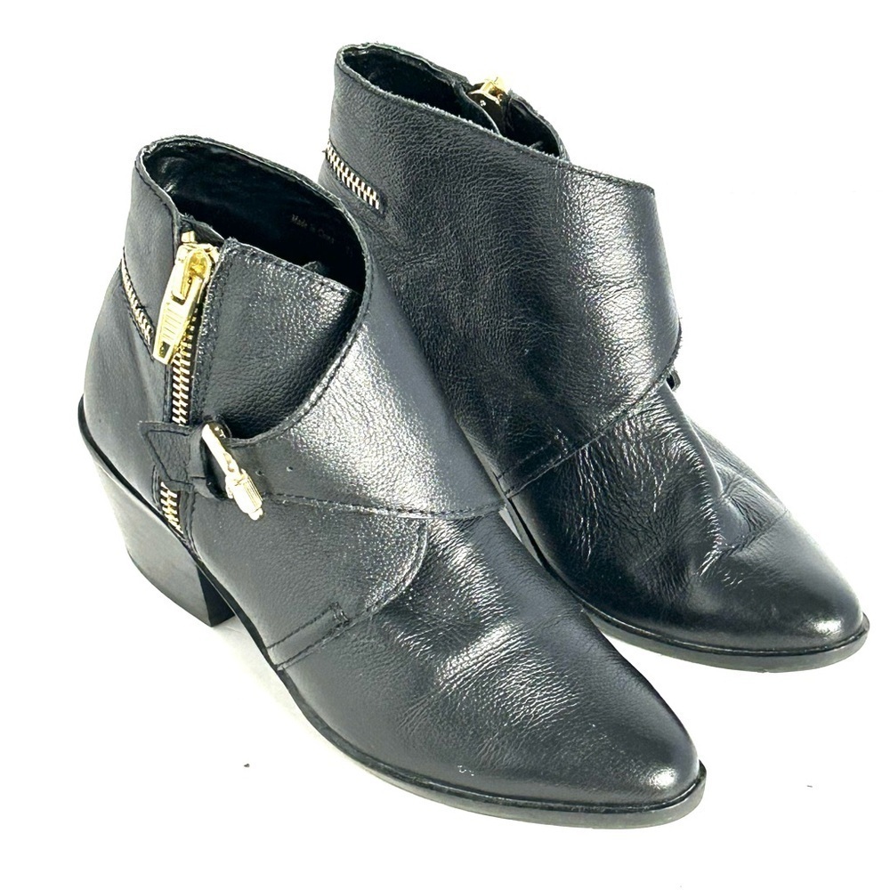 DV Dolce Vita Black Leather Ankle Boots Bootie Zipper Detail Womens Size 7.5